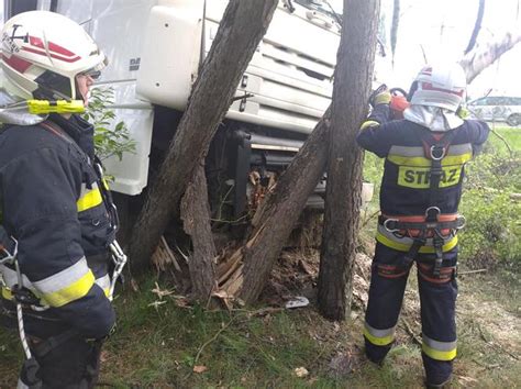 Wypadek Na Dk W Solcu Kujawskim Ci Ar Wka Wypad A Z Drogi I