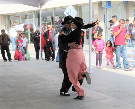 Living Rootless Juárez Fourth Date Dancers And Photographers