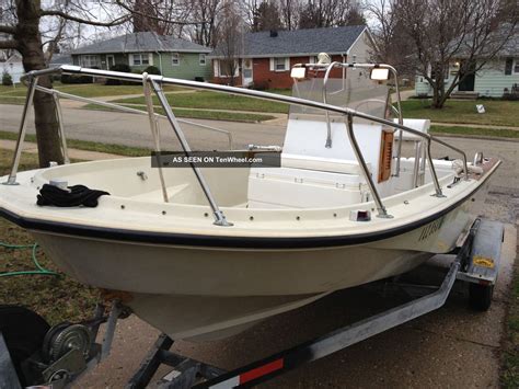 1982 Boston Whaler Outrage 18