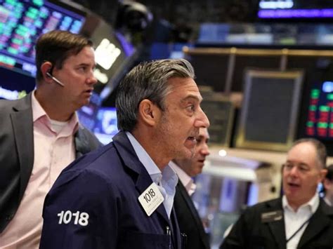 Us Stock Market Nasdaq Edges Up Sandp 500 Dow Decline Slightly More Fed Rate Hikes In Focus