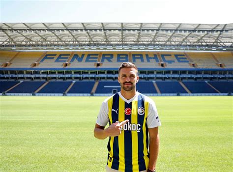 Dusan Tadic prezentat oficial la Fenerbahce Istanbul România Liberă