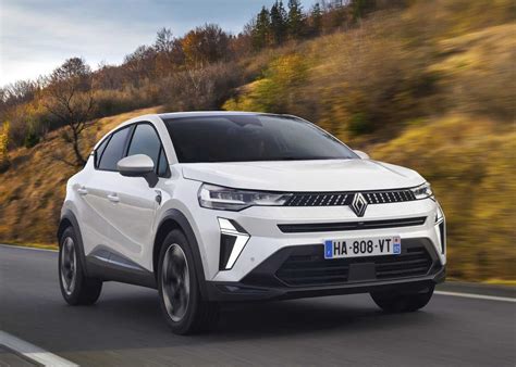 renault captur smartend    suit  improved tech