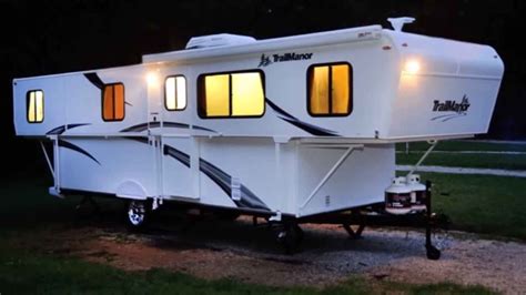 TrailManor Camper: Expanding Travel Trailer