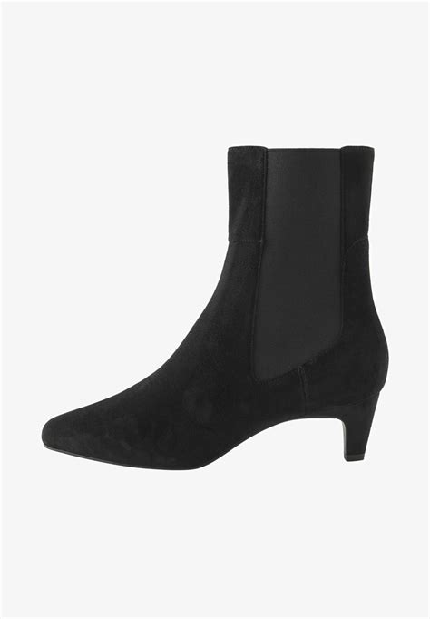 chisel toe chelsea regular wide fit classic ankle boots black