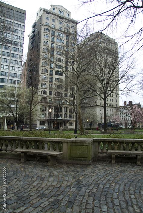 rittenhouse square apartments Stock Photo | Adobe Stock