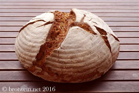 Brot Rustikales Bauernbrot Mit Sauerteig Brotwein