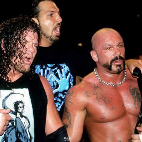 Download Perry Saturn With Raven And John Kronus Wallpaper