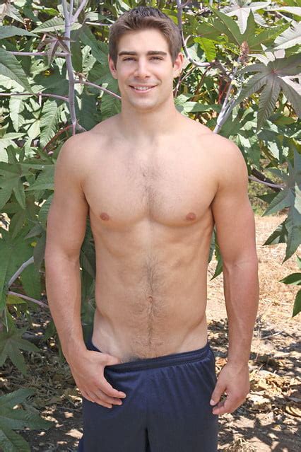 Hot Shirtless Guys Photos Men With No Shirt On Pics Play Vintage Gay