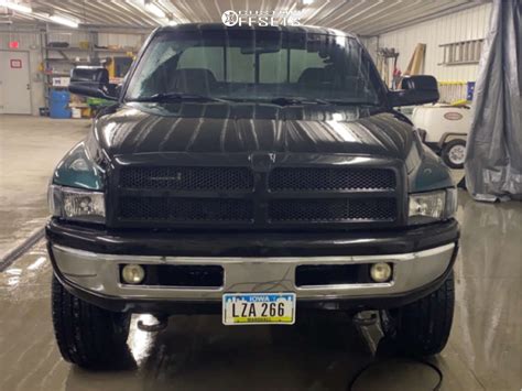 2001 Dodge Ram 1500 With 17x9 Raceline Rockcrusher And 28570r17