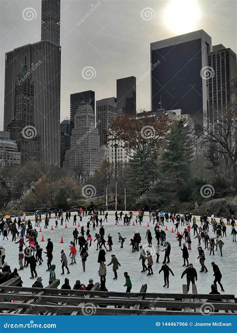 Central Park New York Ice Skating Winter Editorial Photo - Image of ...