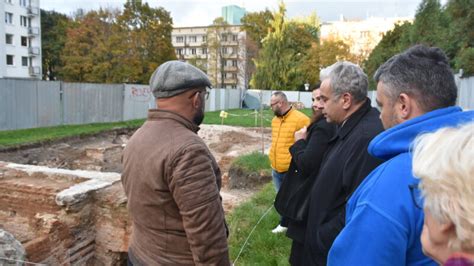 Fotorelacja Warszawscy Radni Na Wykopaliskach Przy Mi Ej Muzeum