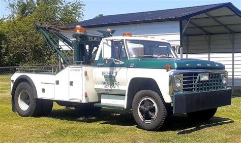 1979 Ford F 800 With Holmes 600 Wrecker