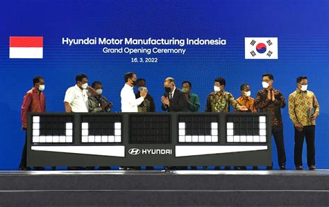 Presiden Jokowi Resmikan Mobil Listrik Rakitan Indonesia PLN Siap