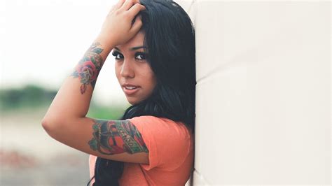 Download Brunette Woman Tattoo Hd Wallpaper