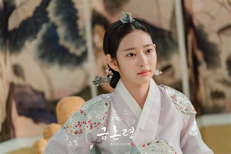 IZ ONE S Kim Min Ju Transforms Into A Regal Crown Princess In The