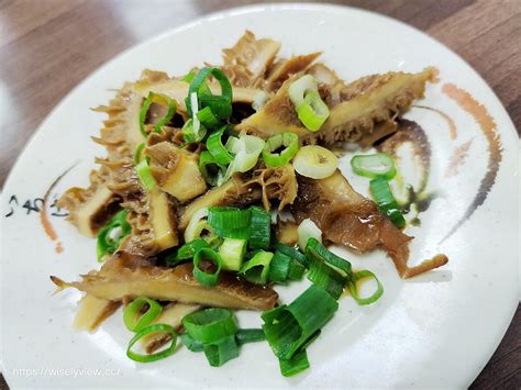 台北信義。小陳牛肉麵︱肉大塊湯頭優小菜平價～捷運永春站美食 X 虎林街美食 Wiselys 拍拍照寫寫字