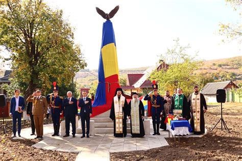 Foto Monumentul Eroilor Rom Ni Din Satul V Sieni Raionul Ialoveni