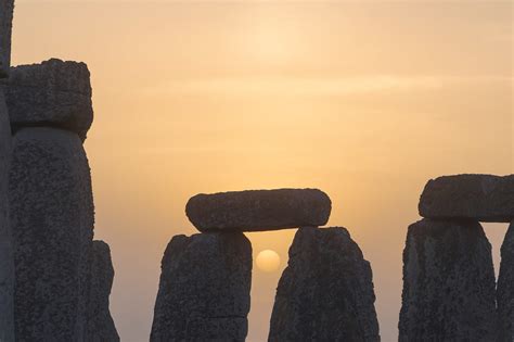 Summer Solstice in Stonehenge - How it is this incredible pagan party