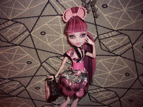 Monster High Monster Exchange Program Draculaura Doll Review