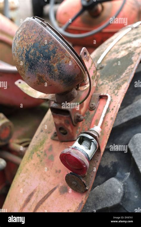 Lichter Vintage Gebrochene Landwirtschaft Fotos Und Bildmaterial In