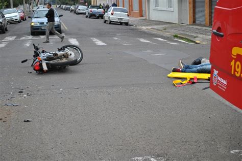 Motoqueiro fica ferido em acidente no centro de União da Vitória