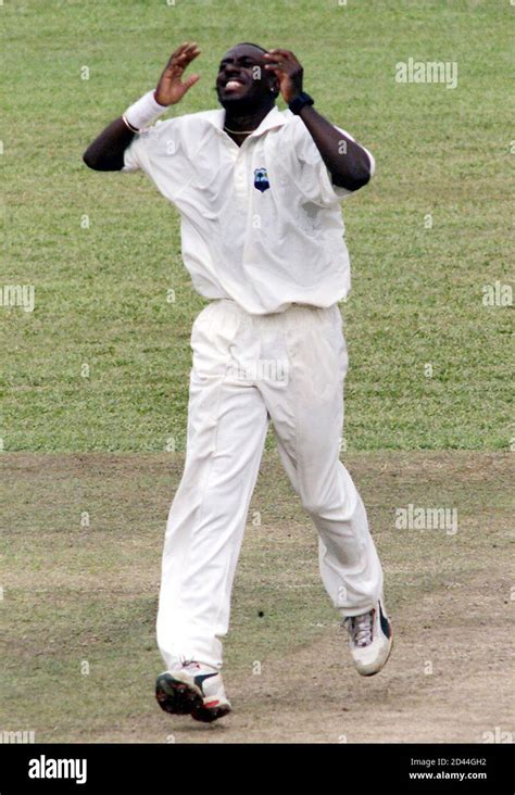 Sri Lankan Bowler Chaminda Vaas Hi Res Stock Photography And Images Alamy