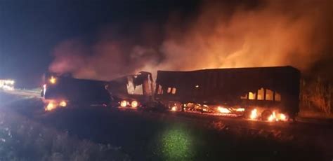 Tráiler termina hecho chicharrón en la autopista Veracruz Córdoba