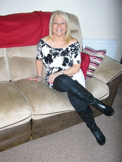 Ench4ntress 61 From Manchester Is A Local Milf Looking For A Sex Date