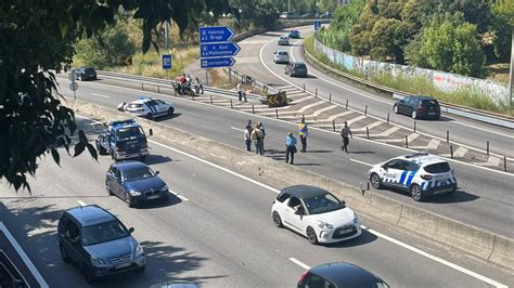 Condutor de mota morre após despiste na VCI no Porto