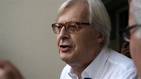 Vittorio Sgarbi Si Candida Alle Prossime Elezioni Provinciali