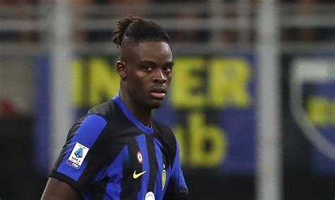 Inter Bisseck Quelle Volte Sui Campi Di Pietre E Gli Autogol Ora