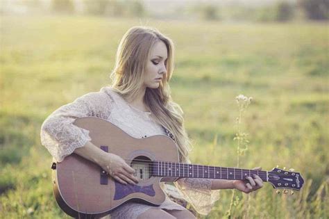 6 Easy Love Songs on Guitar for Beginners - Music Therapy Trust