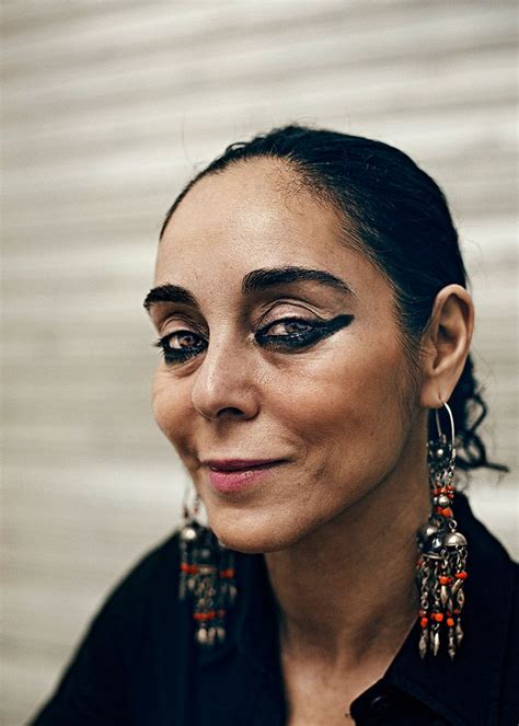 Shirin Neshat | Shirin neshat, Persian women, People photography