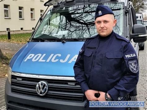 Policjant z Krzyków w czasie wolnym od służby udzielił fachowej pomocy