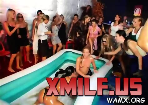 Amateurs Working Lesbian Trio By