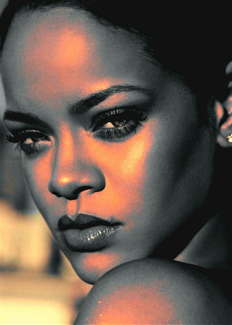 Pin By Martin Phipps On Rihanna Rihanna Drawing Rihanna Looks