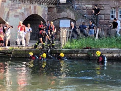 Strasbourg pourquoi plusieurs pompiers ont plongé dans l Ill ce week end