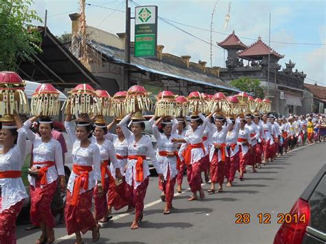 Kehidupan Sosial Budaya Masyarakat Bali Sejarah Hari Raya Upacara