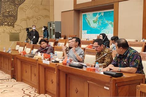 Komisi VII DPR RI Rekomendasikan Kementerian ESDM Hentikan Sementara