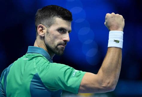 Novak Djokovic Levanta El Trofeo De Número Uno Del Año En Turín