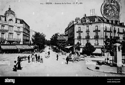 Dijon Avenue De La Gare Carte Postale 1900 Stock Photo Alamy