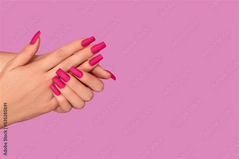 Foto De Female Hands With Pink Nail Design Mate Pink Nail Polish