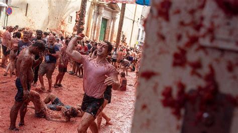 La Tomatina największa na świecie bitwa na pomidory TVP INFO