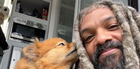 TWD Season 11: Ezekiel Actor Poses With Adorable Animals in BTS Images