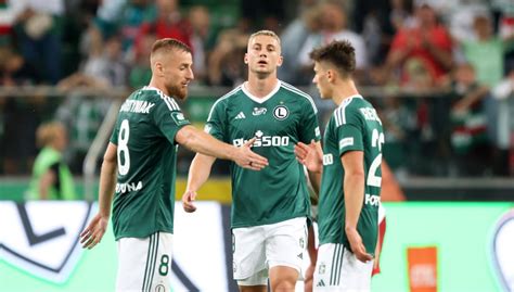 Pi Karz Klubu Z Premier League Mo E Zagra W Ekstraklasie Legia