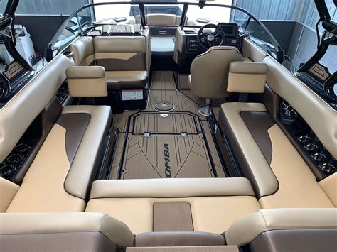 2021 Moomba Mojo Premier Boating