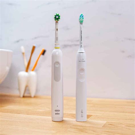 Oral-B Pro 1000 vs Philips Sonicare 4100 Series - Electric Teeth