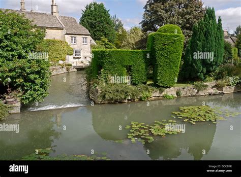 River Windrush, Burford, Cotswolds, Oxfordshire, England, UK Stock ...