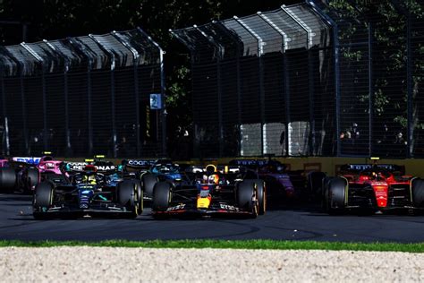 F1 Vasseur Sobre La Enorme Ventaja Del Drs Red Bull Necesitamos Entender Cómo Lo Hacen