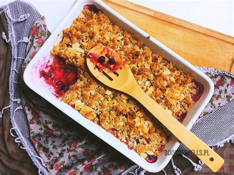 Przepis na bezglutenowe crumble z jabłkami i owocami leśnymi